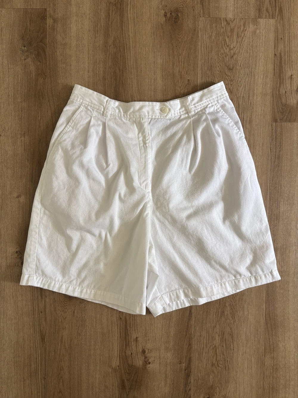 White High-Rise Shorts Women's 12 Cotton Pleated 90’s Butter Mom